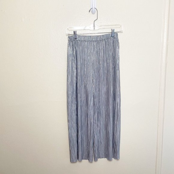 Forever 21 shimmer gaucho pants - Picture 3 of 6